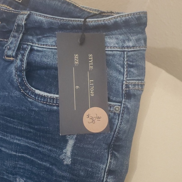 NWT distressed serape Jeans size 6 - Picture 2 of 2